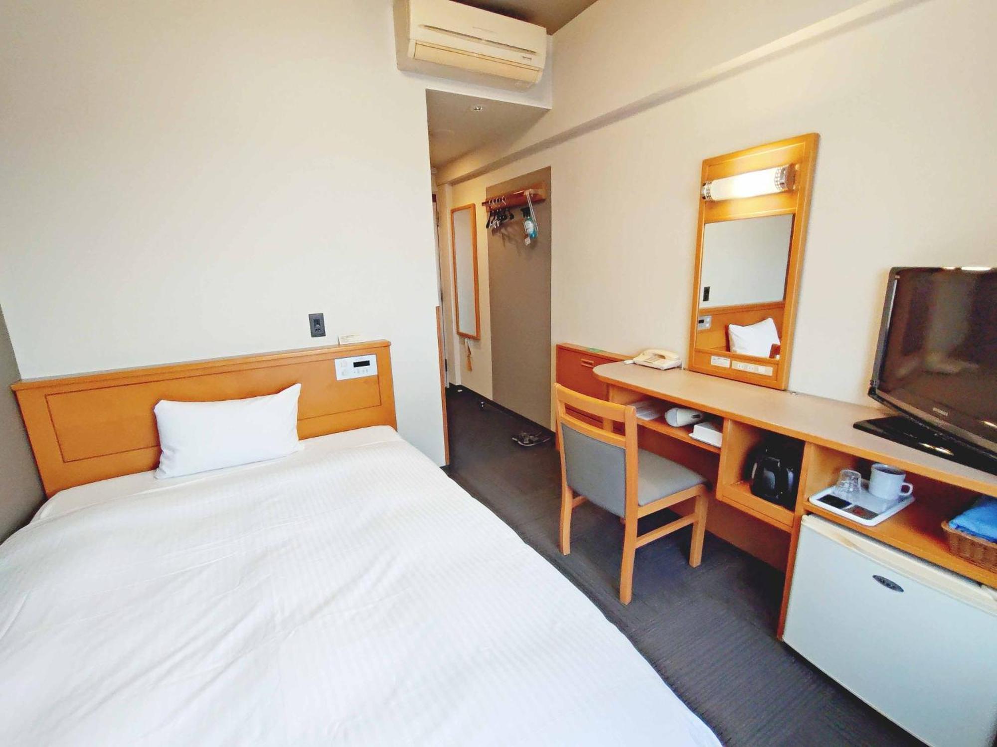 Hotel Route-Inn Toyokawa Inter Esterno foto