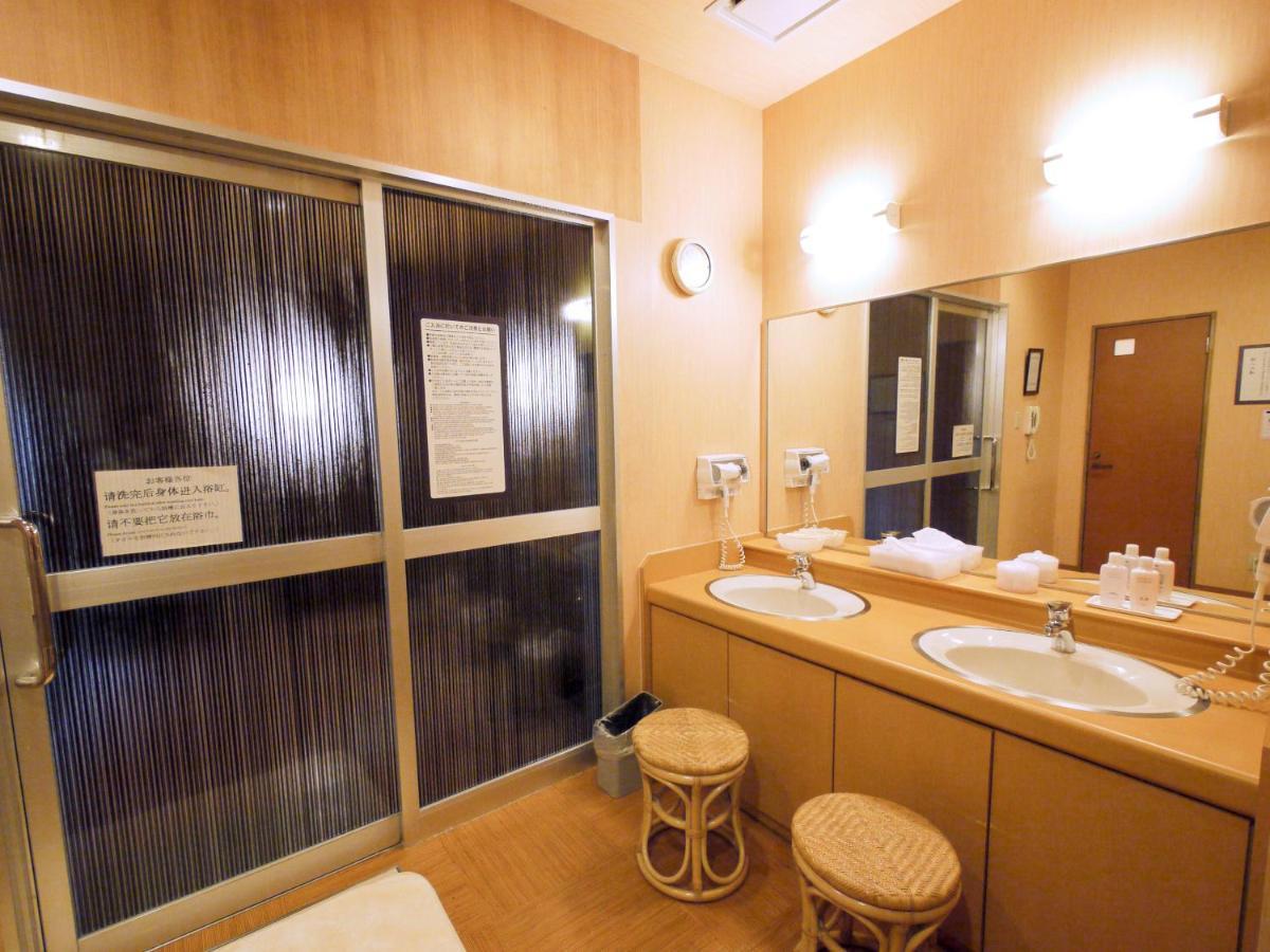 Hotel Route-Inn Toyokawa Inter Esterno foto